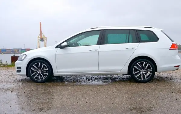 Volkswagen Golf VII Variant-7