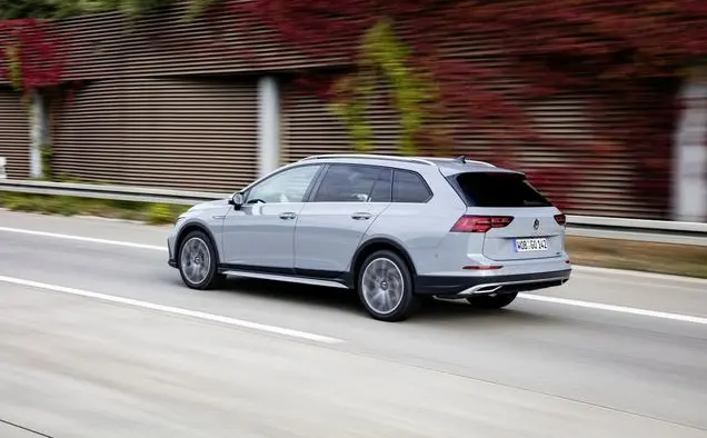 Volkswagen Golf VIII Alltrack-4