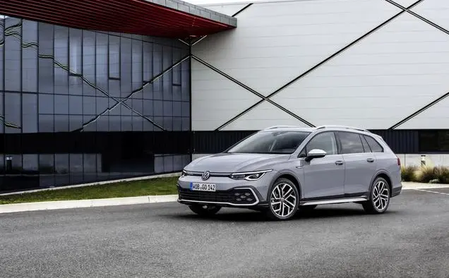 Volkswagen Golf VIII Alltrack-3