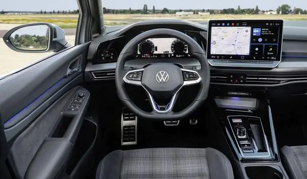 Volkswagen Golf VIII (facelift 2024)-0