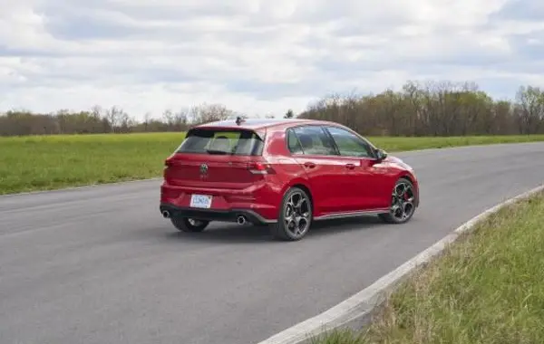 Volkswagen Golf VIII (facelift 2024)-0