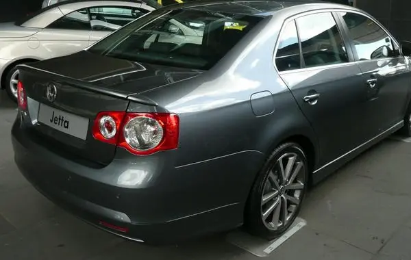 Volkswagen Jetta V-2