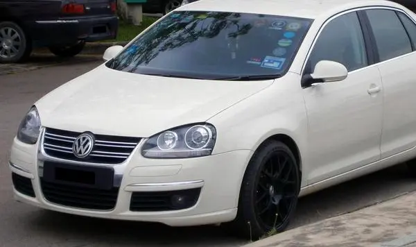 Volkswagen Jetta V-3