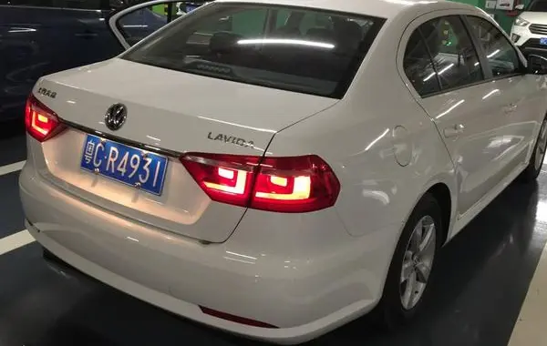 Volkswagen Lavida II (facelift 2015)-0