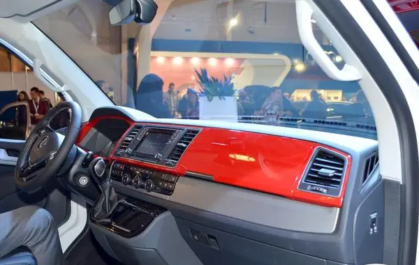 Volkswagen Multivan (T6)-4