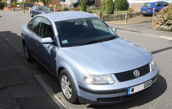 Volkswagen Passat (B5)-5