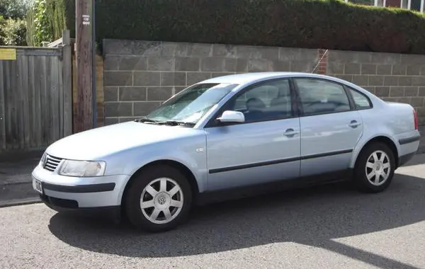 Volkswagen Passat (B5)-3
