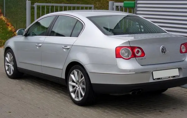 Volkswagen Passat (B6)-0