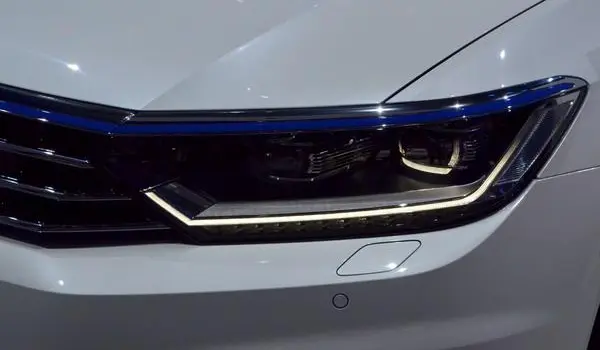 Volkswagen Passat (B8)-5