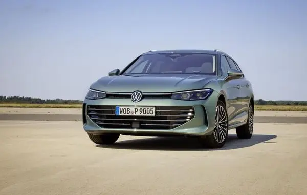 Volkswagen Passat Variant (B9)-0