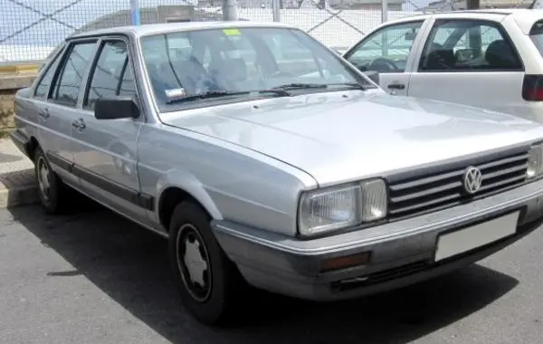 Volkswagen Santana (32B)