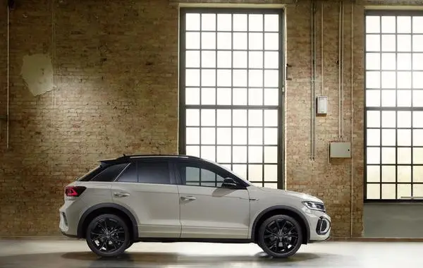 Volkswagen T-Roc I (facelift 2022)-1