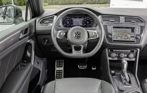 Volkswagen Tiguan II-1