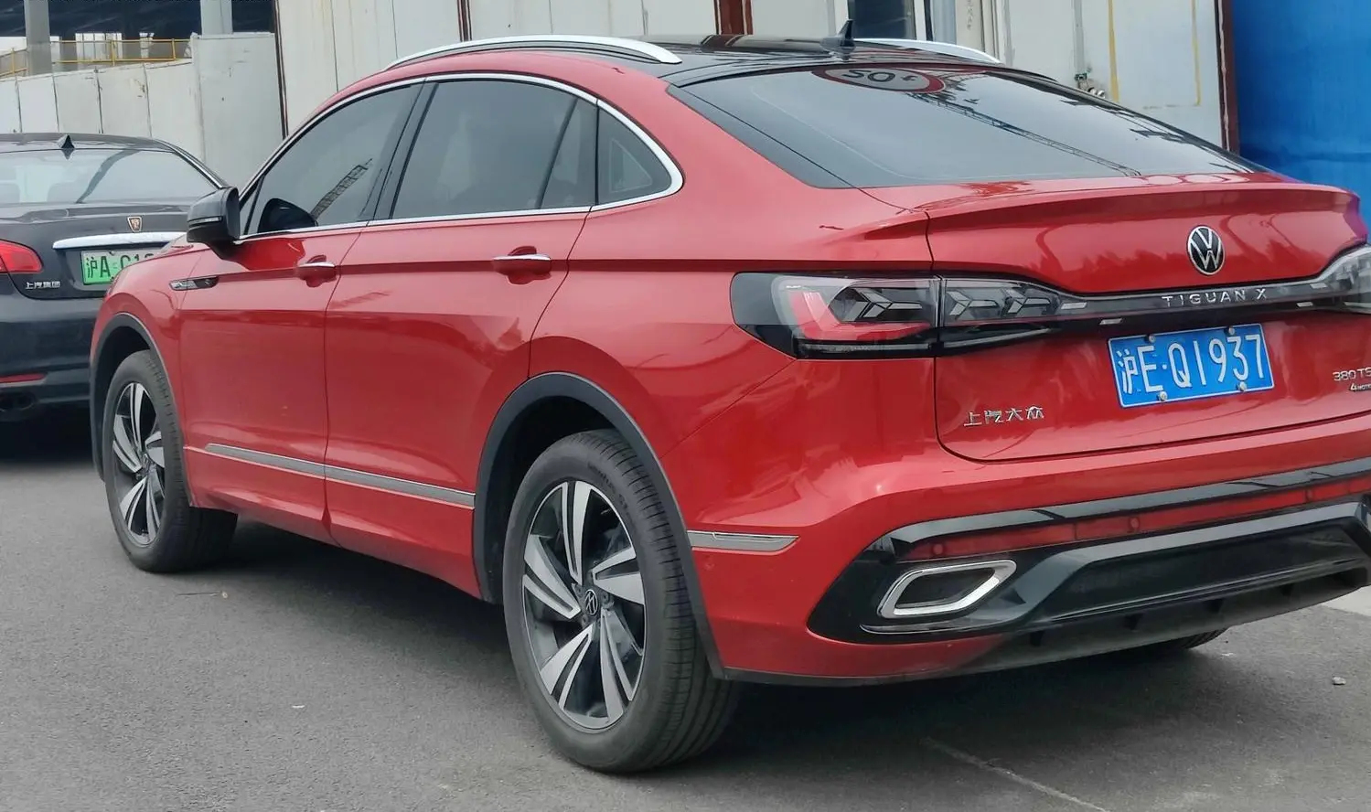 Volkswagen Tiguan X-1