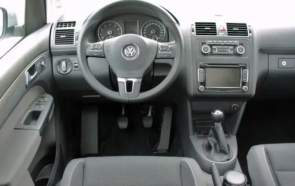 Volkswagen Touran I (facelift 2010)-2