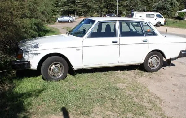 Volvo 240 (P242,P244)-0