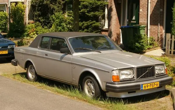 Volvo 260 Coupe (P262)