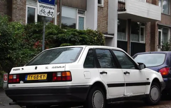 Volvo 440 K (445)-1