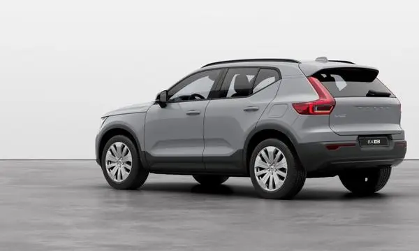 Volvo EX40-2