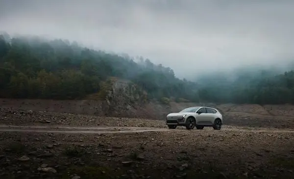 Volvo EX60 Cross Country-0