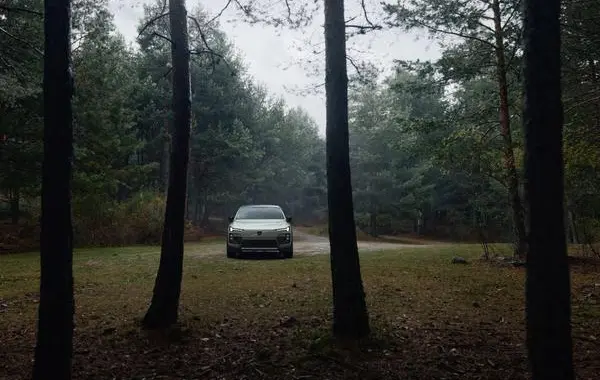 Volvo EX60 Cross Country-8