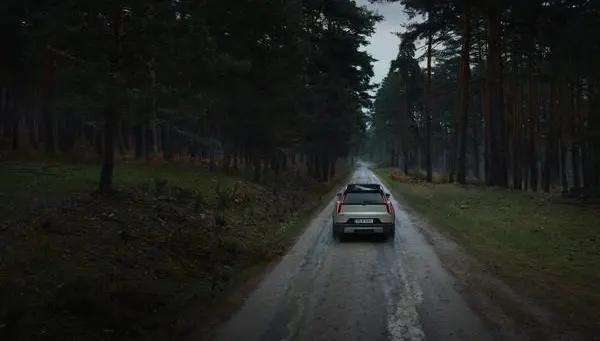 Volvo EX60 Cross Country-1