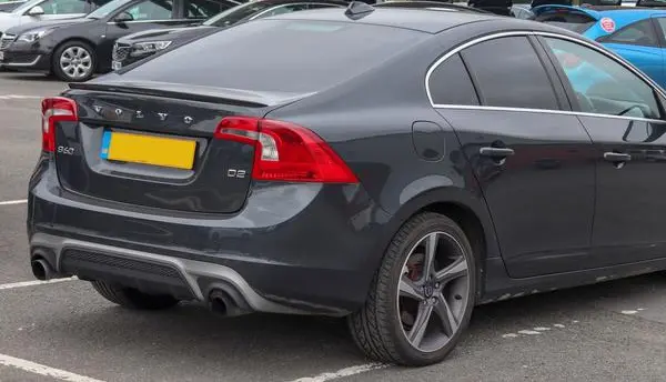 Volvo S60 II (facelift 2013)-3