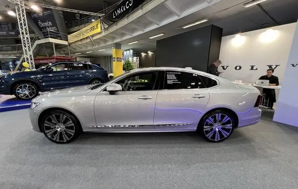 Volvo S90 (facelift 2020)-8