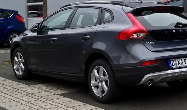 Volvo V40 Cross Country-5