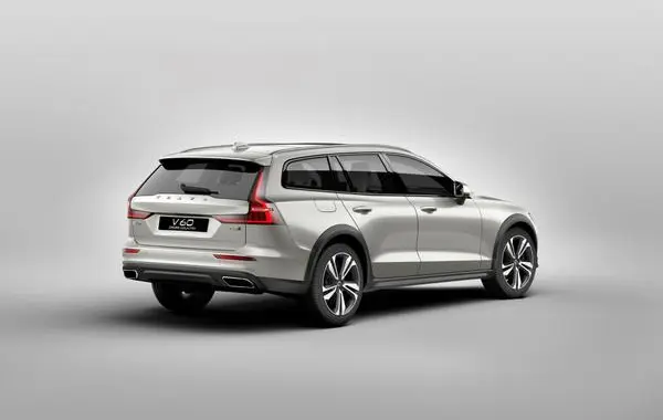 Volvo V60 II Cross Country-1