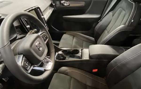 Volvo XC40-5