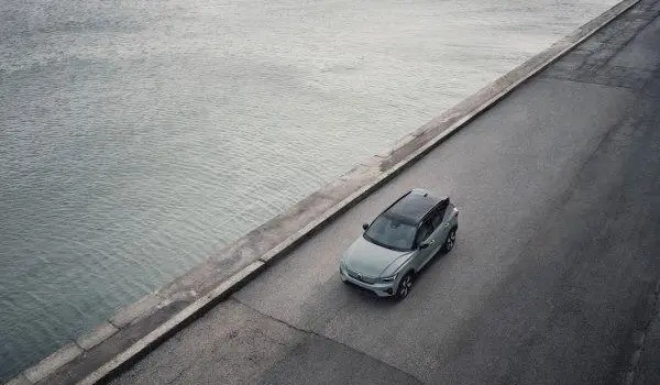 Volvo XC40 (facelift 2022)-5
