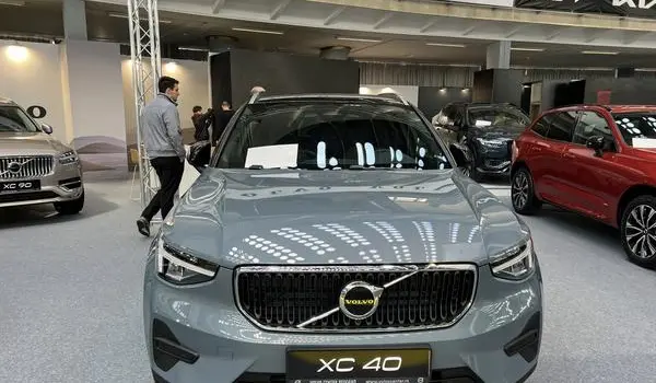 Volvo XC40 (facelift 2022)-14
