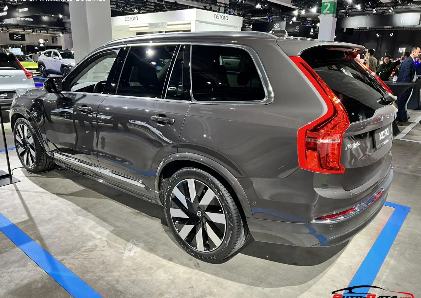 Volvo XC90 II (facelift 2019)-3