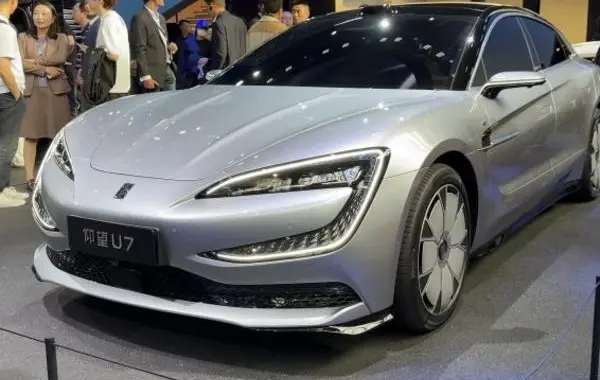 Yangwang U7